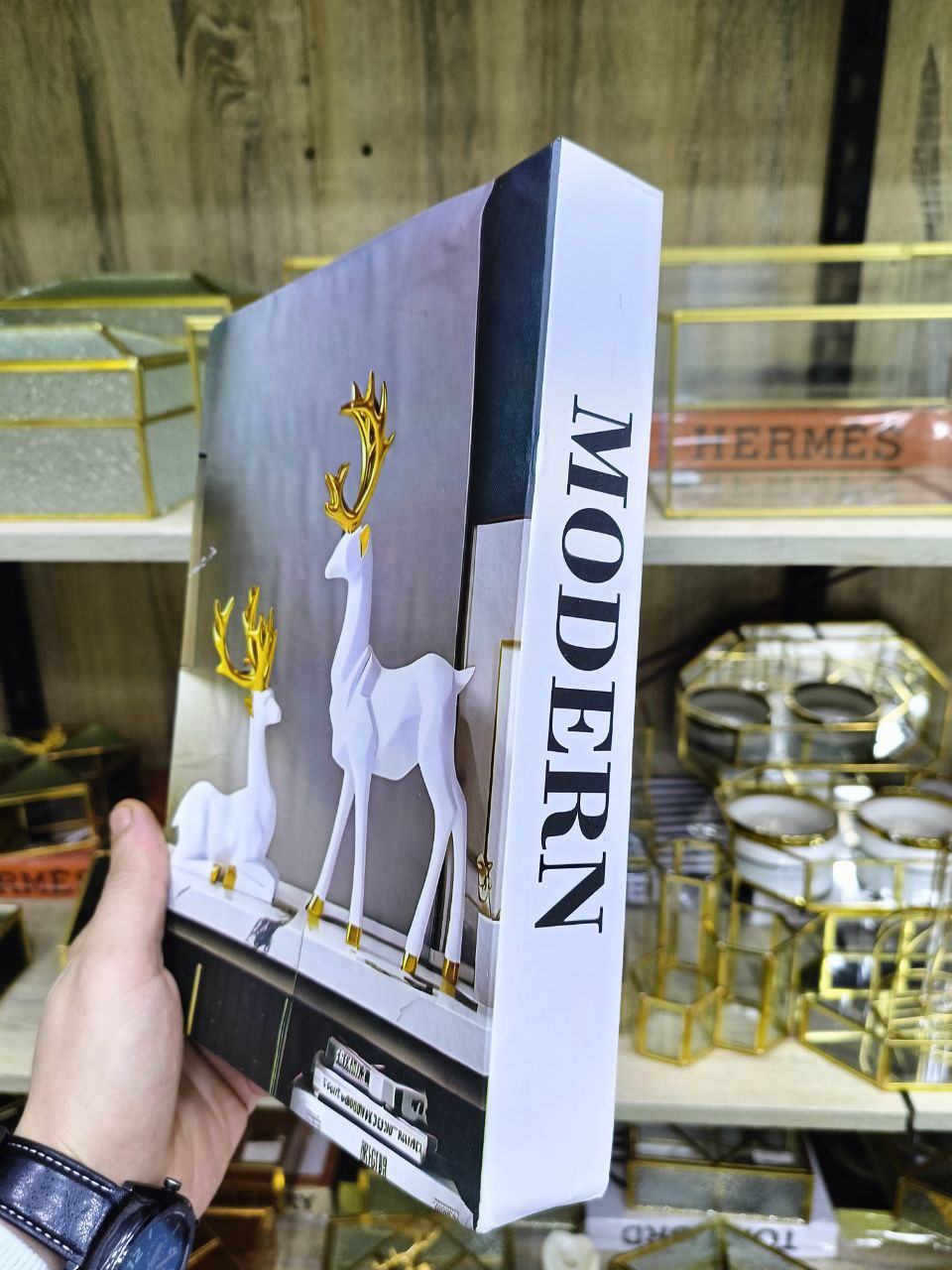 📚 كتاب ديكور – أشكال جديدة وعصرية لتزيين أي ركن في بيتك