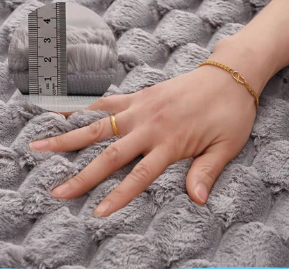 🚿 دواسة حمام مستوردة – تصميم مربعات عصري بخامة ممتازة
