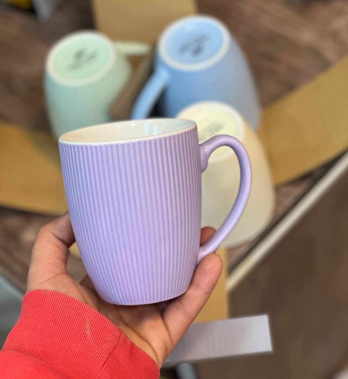 ☕ طقم مجات بورسلين مضلع – 4 قطع بألوان مختلفة